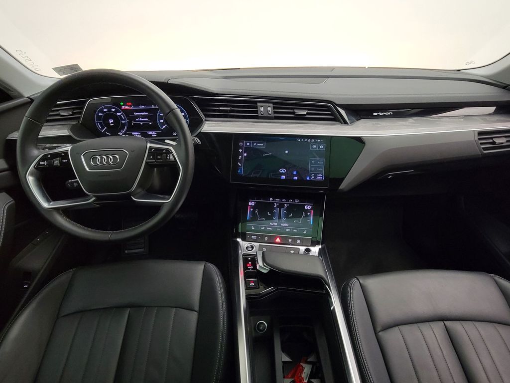 Thumbnail: 2023 Audi e-tron - 18