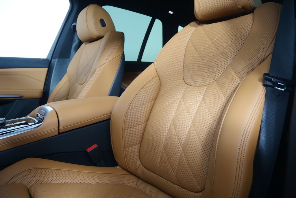 Thumbnail: 2026 BMW X5 - 11