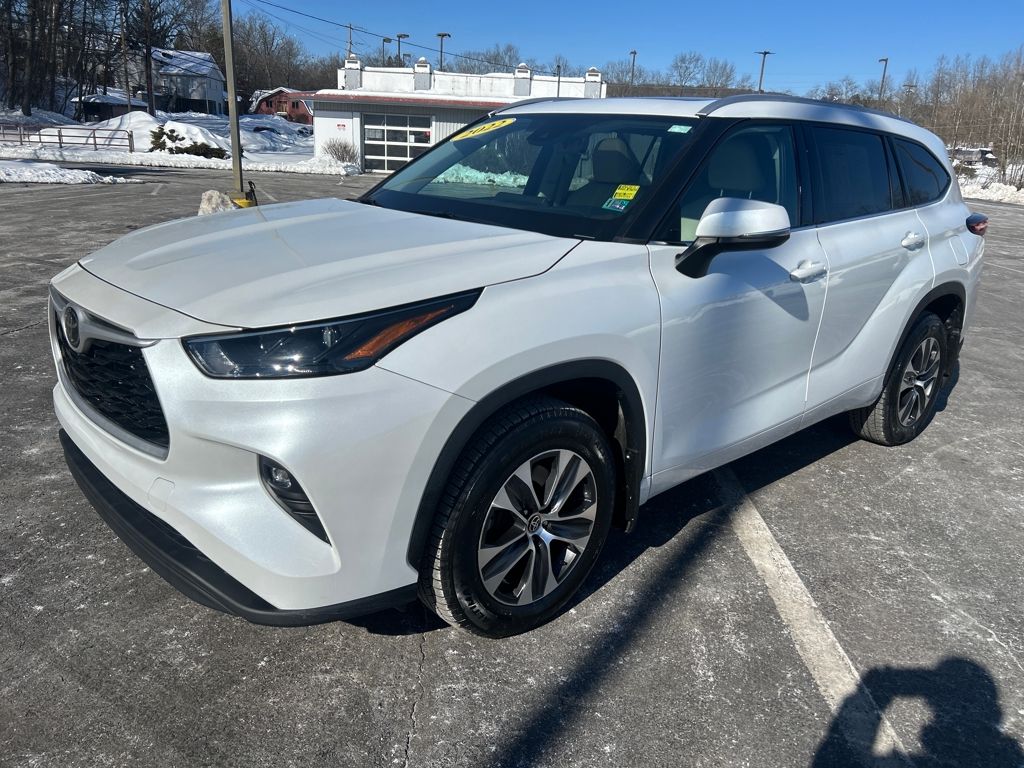 2022 Toyota Highlander XLE AWD