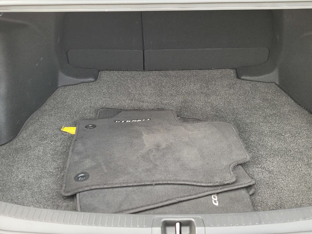 Used 2024  Toyota SE image 10