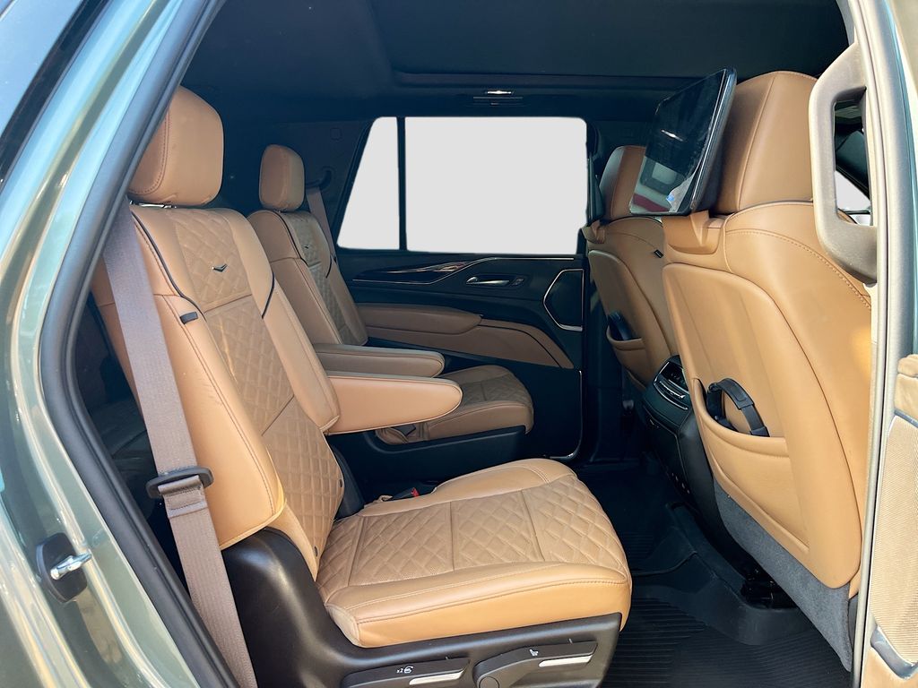 Used 2024 Green Cadillac Sport image 30