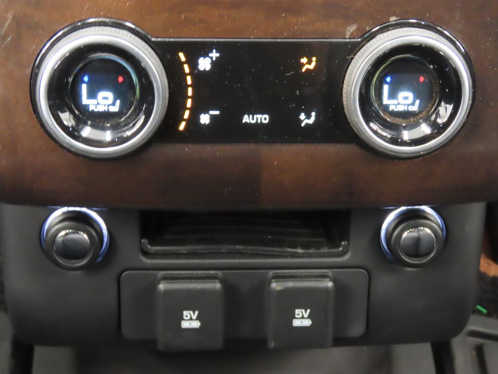 Thumbnail: 2019 Land Rover Range Rover - 30