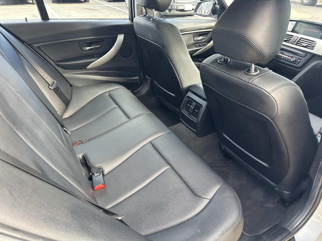 Thumbnail: 2015 BMW 3 Series - 23