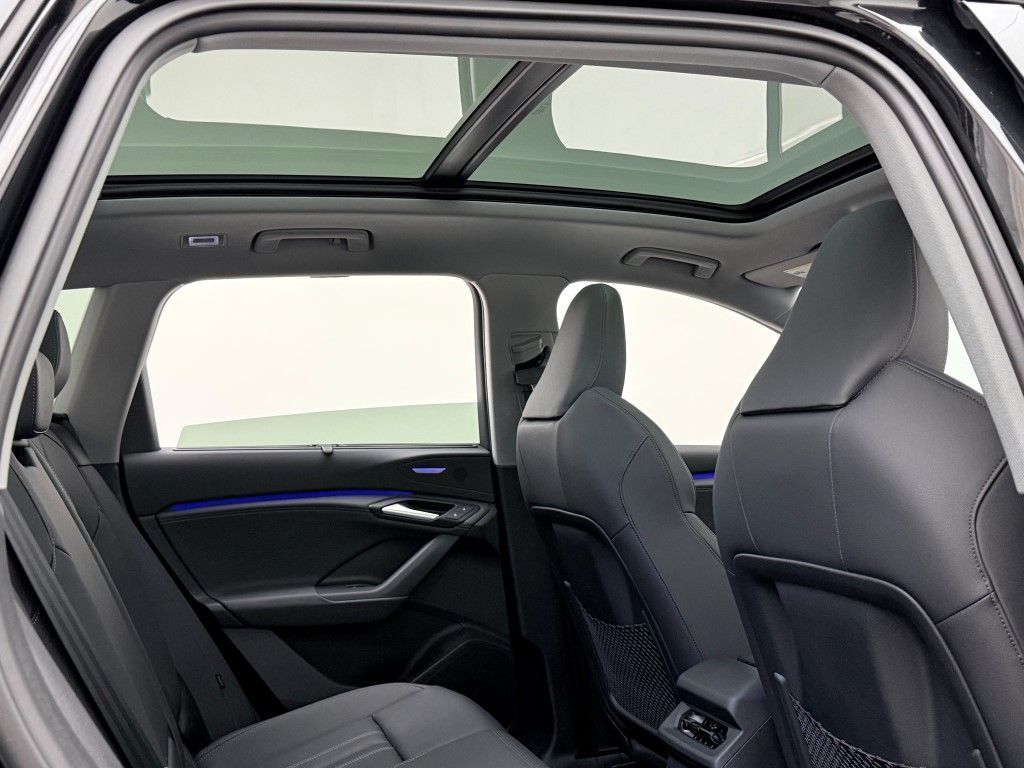 Thumbnail: 2025 Audi Q6 e-tron - 14