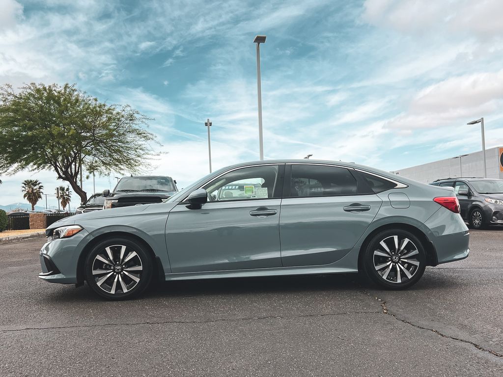 View vehicle photo 3