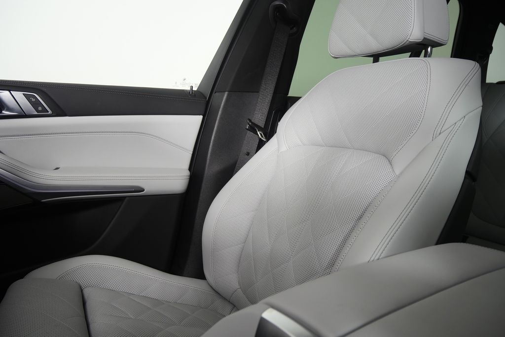 Thumbnail: 2026 BMW X5 - 29