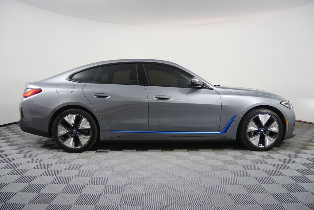 Thumbnail: 2023 BMW i4 - 2
