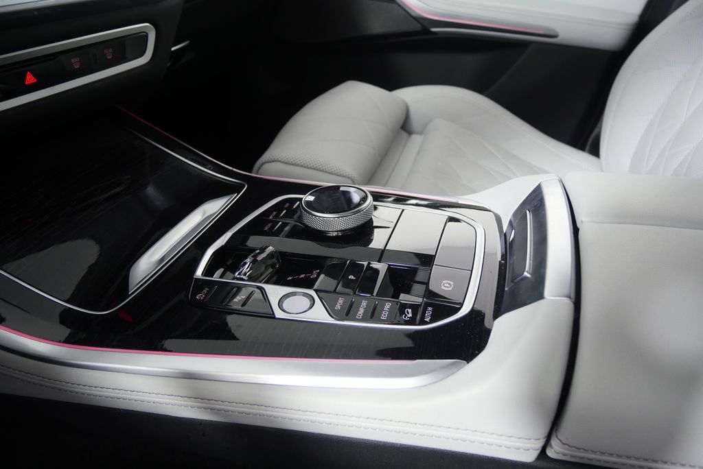 2024 BMW X5 M60i 26