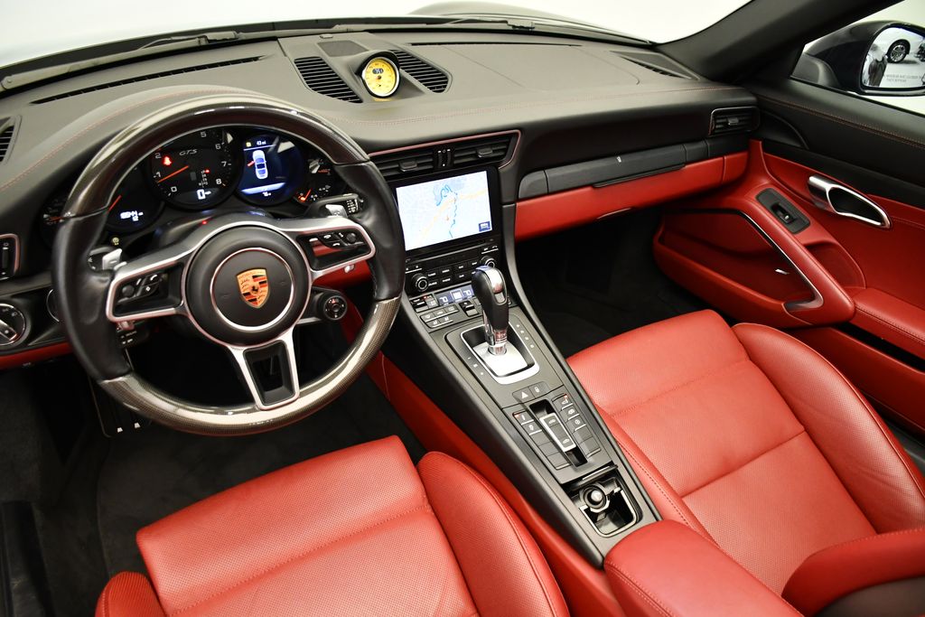 Thumbnail: 2018 Porsche 911 - 4