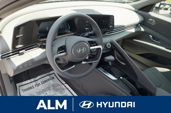 New 2026 White Hyundai SE image 12