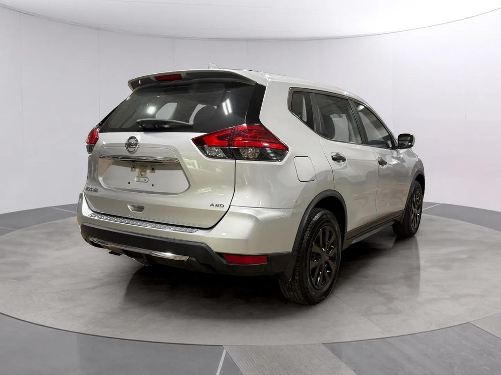Used 2017 Brilliant Silver Nissan S image 3