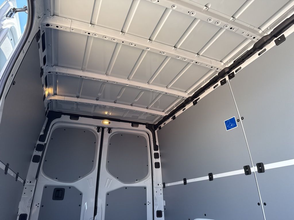 2025 Mercedes-Benz Sprinter 2500 26