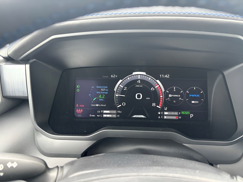 2025 Toyota Tundra CrewMax Platinum photo 12