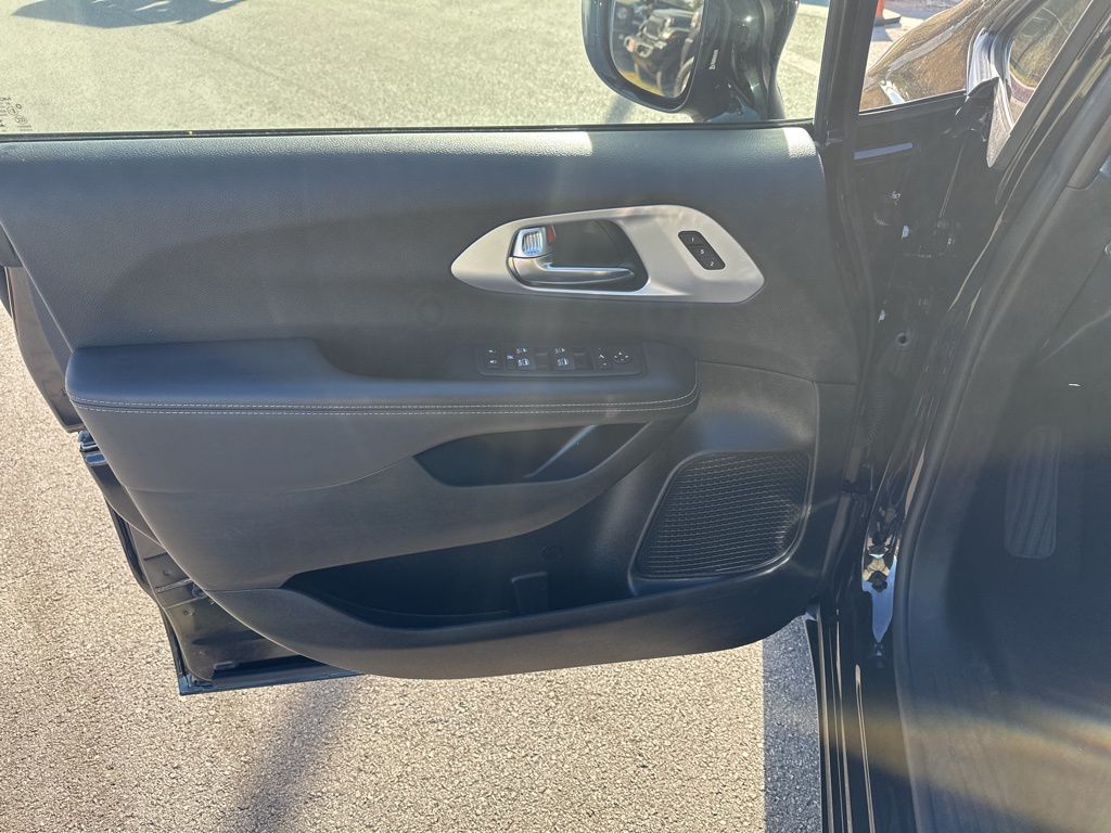 Used Car 2025 Chrysler Pacifica  Limited For Sale Under $40,000 In Austin, Texas