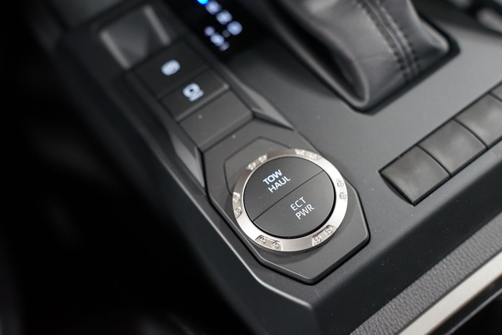 2025 Toyota Tacoma SR5 23