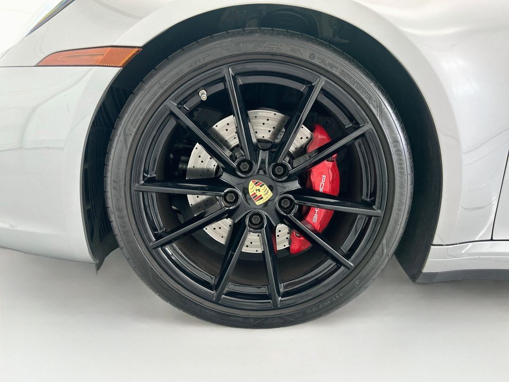 Thumbnail: 2020 Porsche 911 - 27