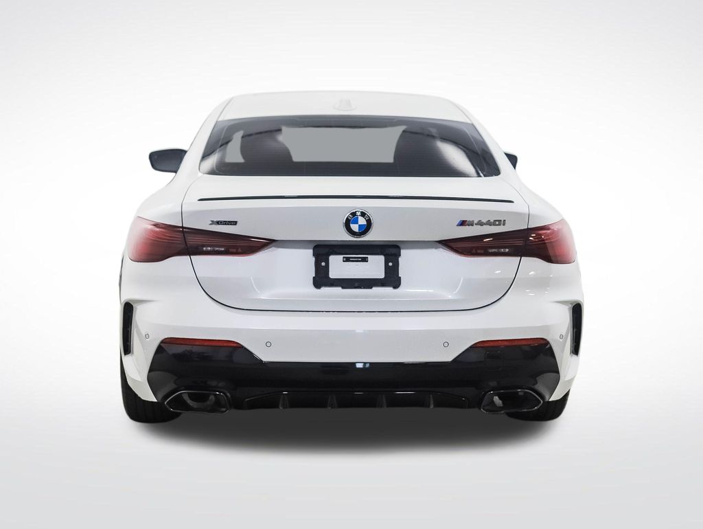 Thumbnail: 2025 BMW 4 Series - 4
