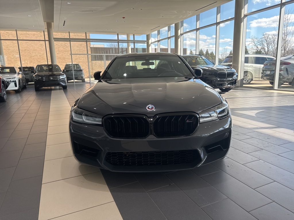 Thumbnail: 2022 BMW M5 - 2