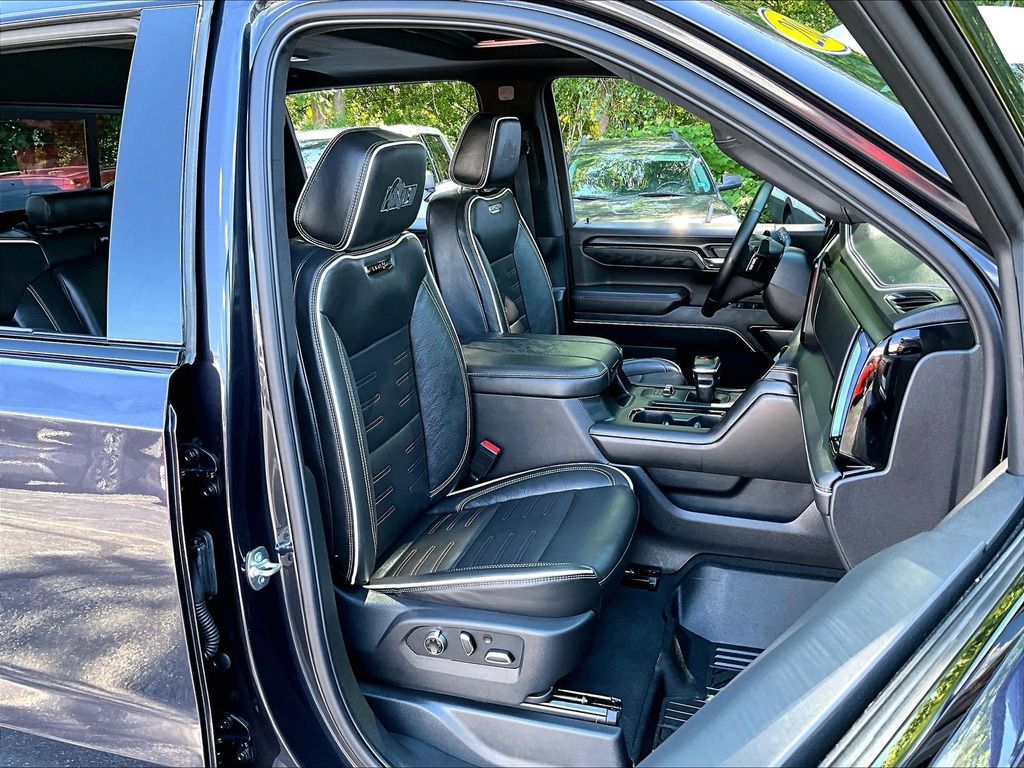 2026 GMC Sierra 1500 — photo 11
