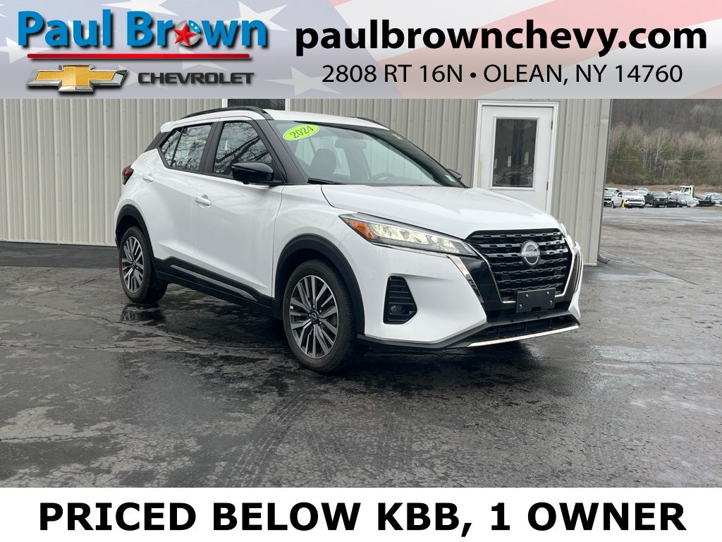 White (Fresh Powder) 2024 Nissan Kicks SR FWD SUV / Crossover Front-Wheel Drive Continuously Variable Transmission