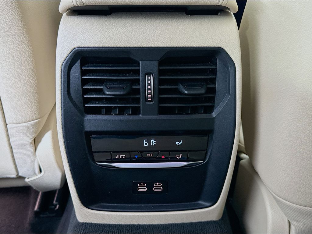 Thumbnail: 2021 BMW 3 Series - 26