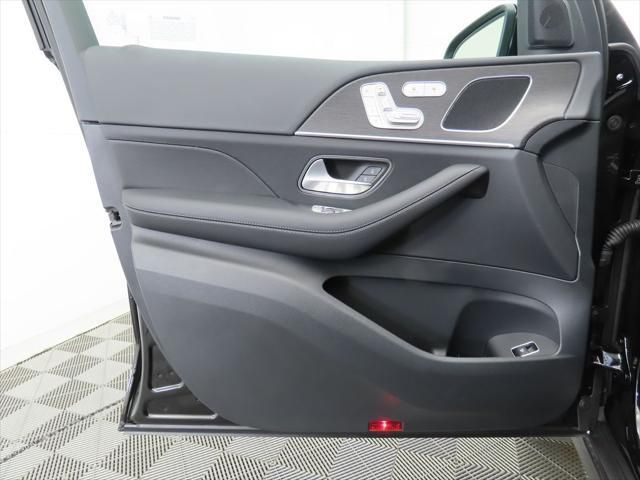 Thumbnail: 2026 Mercedes-Benz GLE - 24