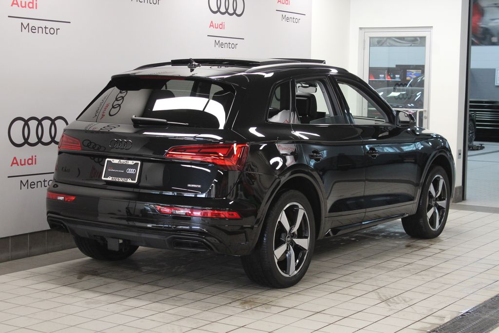Thumbnail: 2023 Audi Q5 - 6