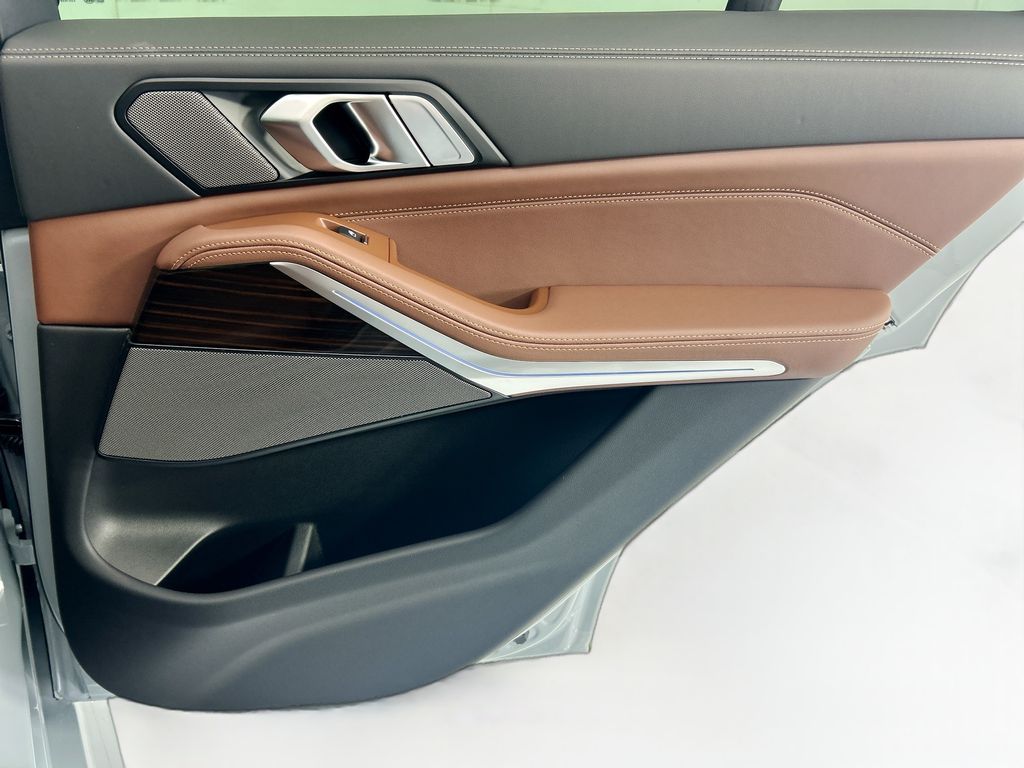 Thumbnail: 2026 BMW X5 - 26