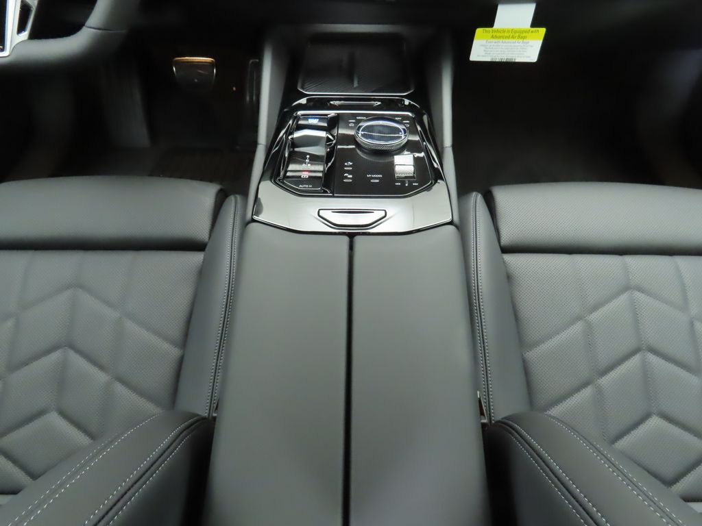 Thumbnail: 2026 BMW i5 - 16