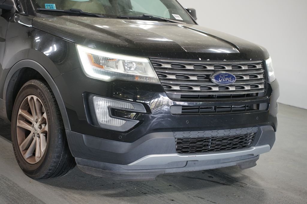 Thumbnail: 2016 Ford Explorer - 4