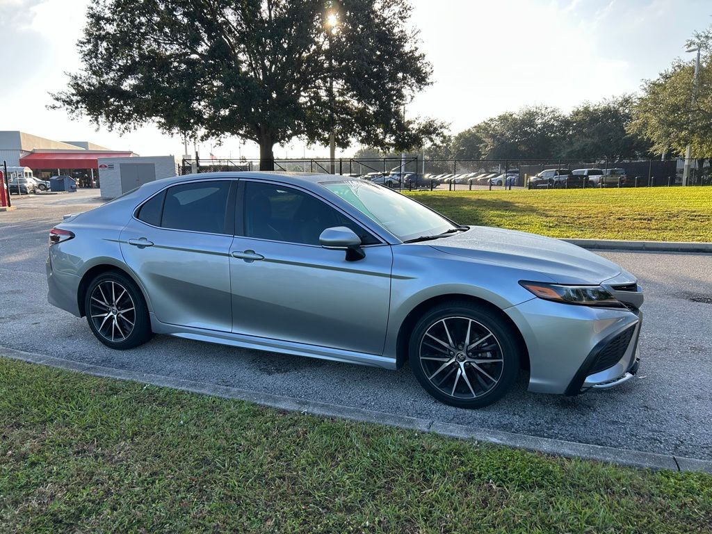 Thumbnail: 2022 Toyota Camry - 7