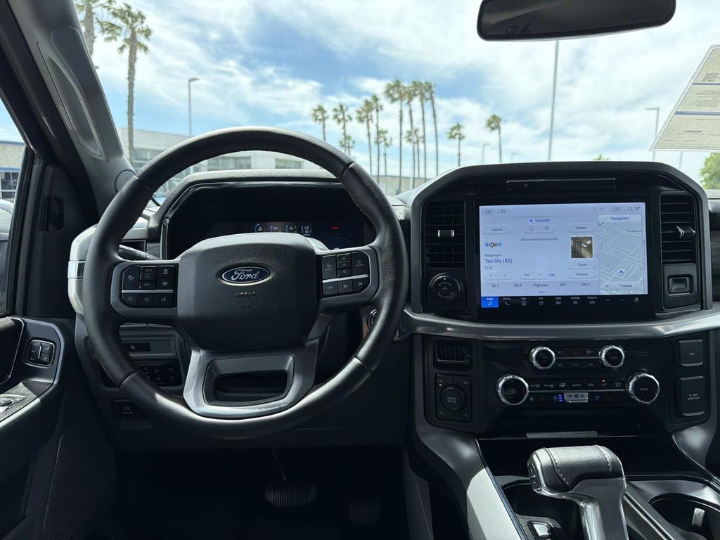 Used 2025 Ford F-150 Lariat 4D SuperCrew