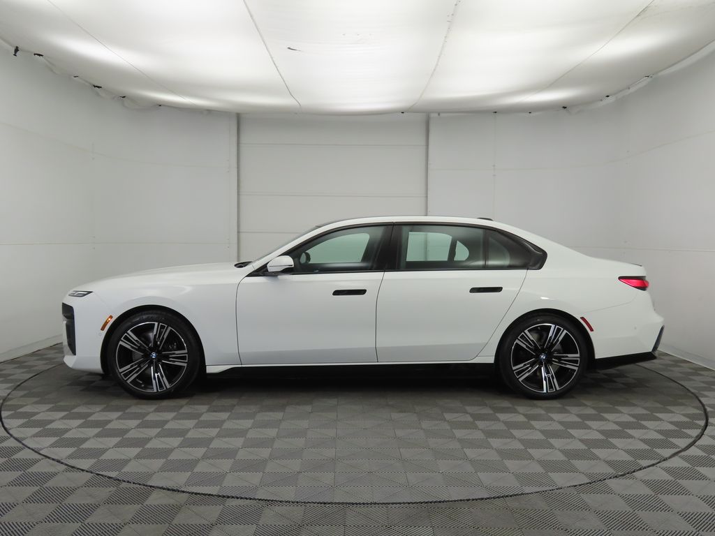 Thumbnail: 2026 BMW i7 - 8