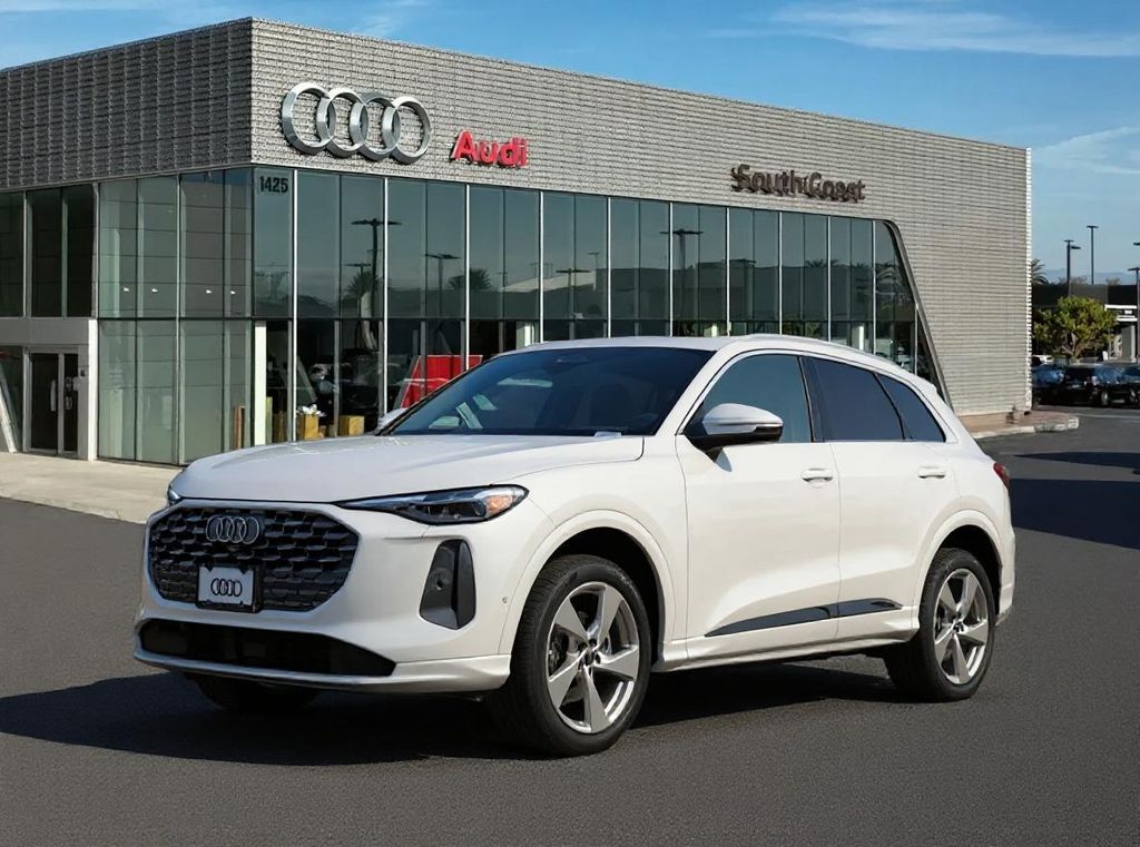 Thumbnail: 2025 Audi Q5 - 1