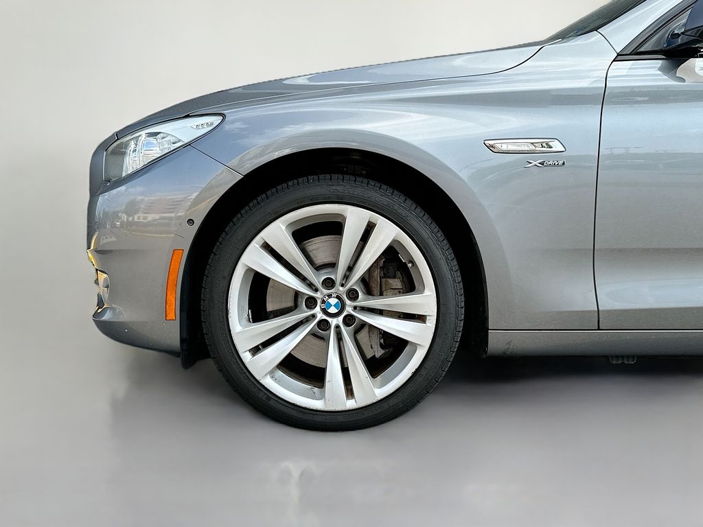 Used 2012 Gray BMW 550i xDrive Gran Turismo image 32