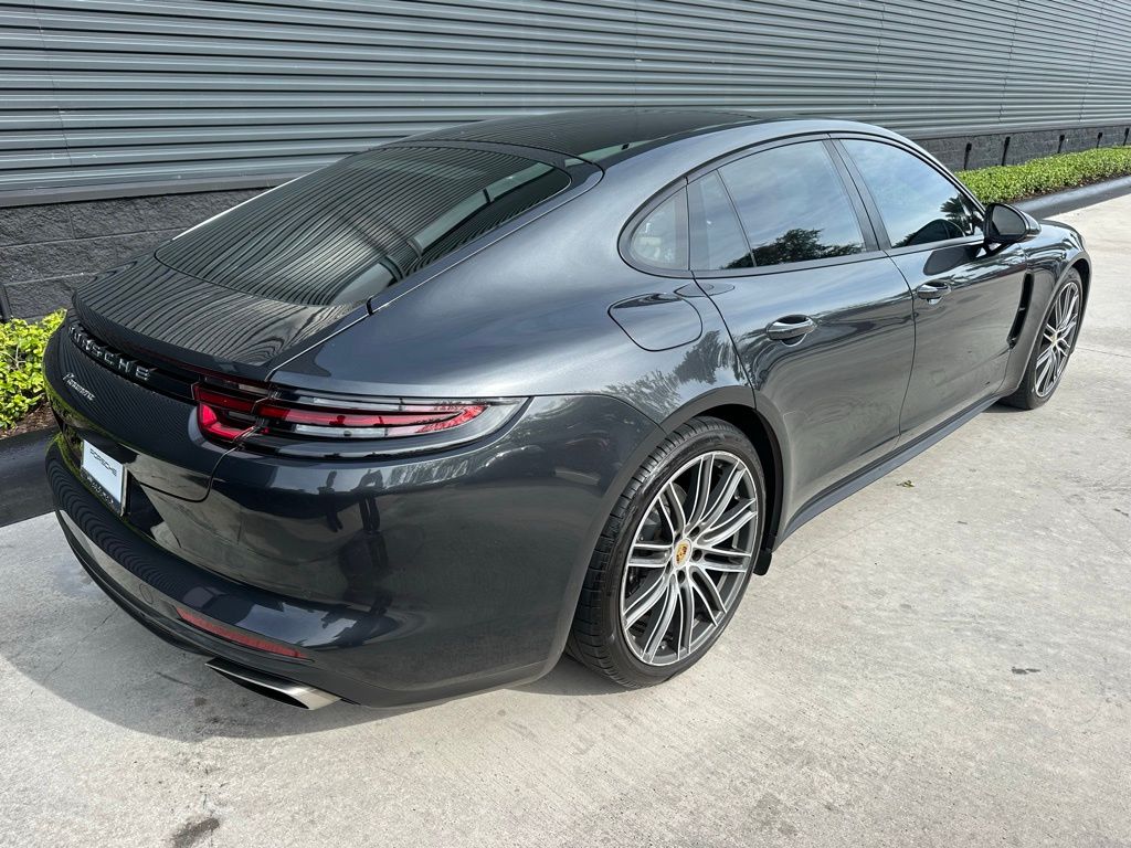 Thumbnail: 2018 Porsche Panamera - 9