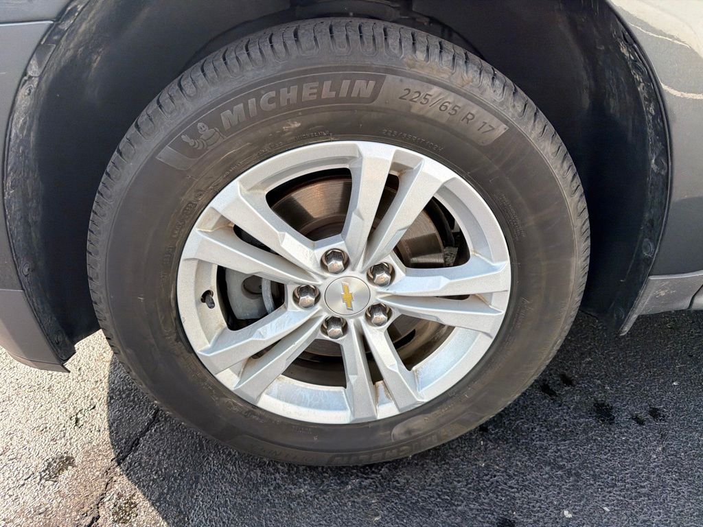 Thumbnail: 2017 Chevrolet Equinox - 10