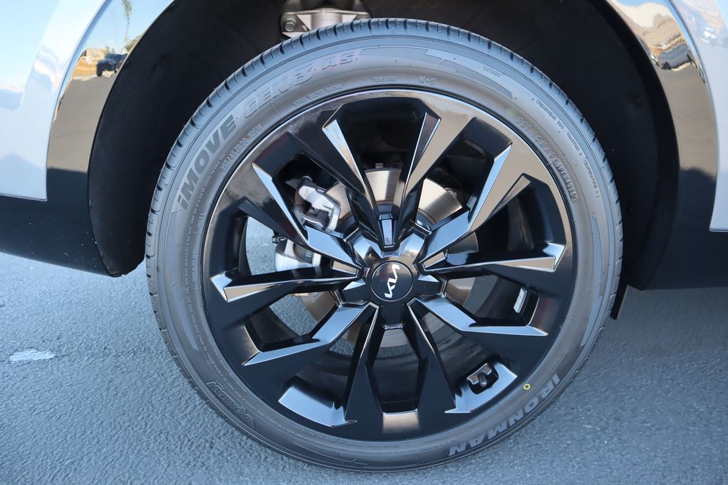 Thumbnail: 2023 Kia Sorento - 32