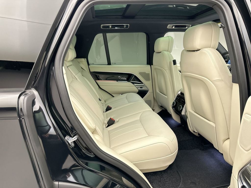 Thumbnail: 2025 Land Rover Range Rover - 7