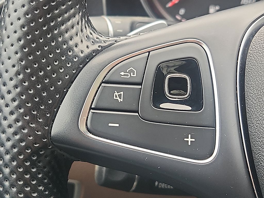 Thumbnail: 2017 Mercedes-Benz E-Class - 20