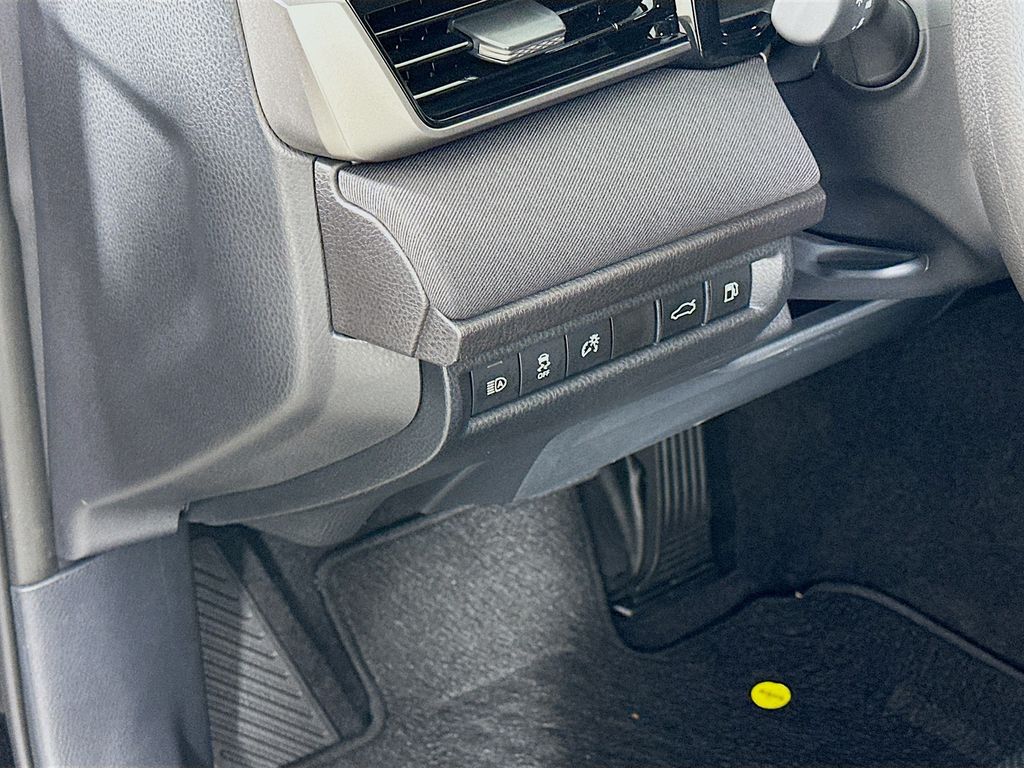 Thumbnail: 2026 Toyota Camry - 10