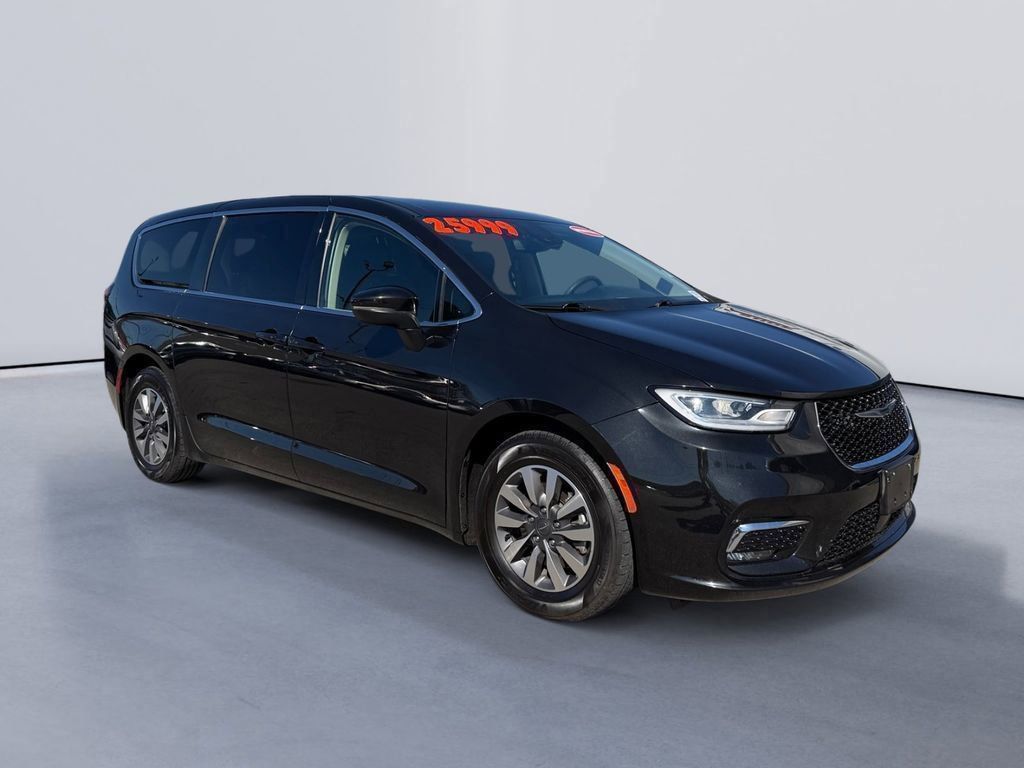 2023 Chrysler Pacifica Hybrid Touring L FWD
