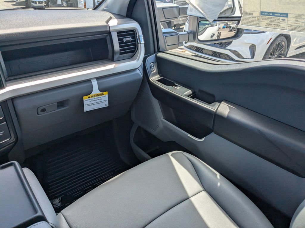 2025 Ford F-550 Super Duty 