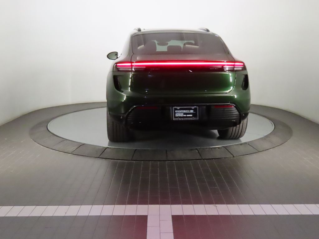 Thumbnail: 2024 Porsche Macan - 6