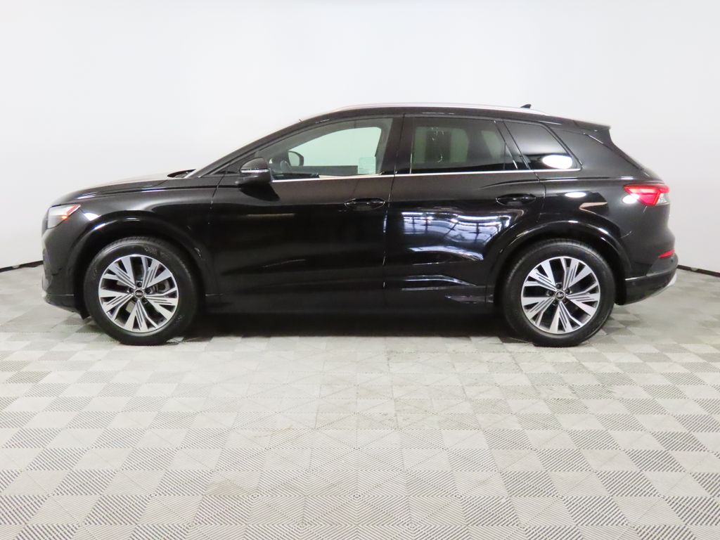 Thumbnail: 2023 Audi Q4 e-tron - 2