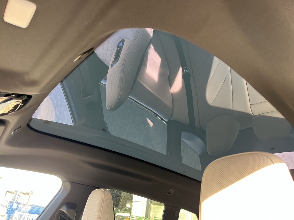 Thumbnail: 2023 BMW iX - 21