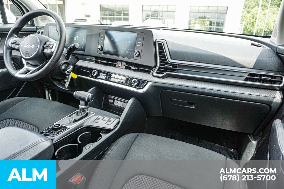 2025 Kia Sportage LX - Photo 24