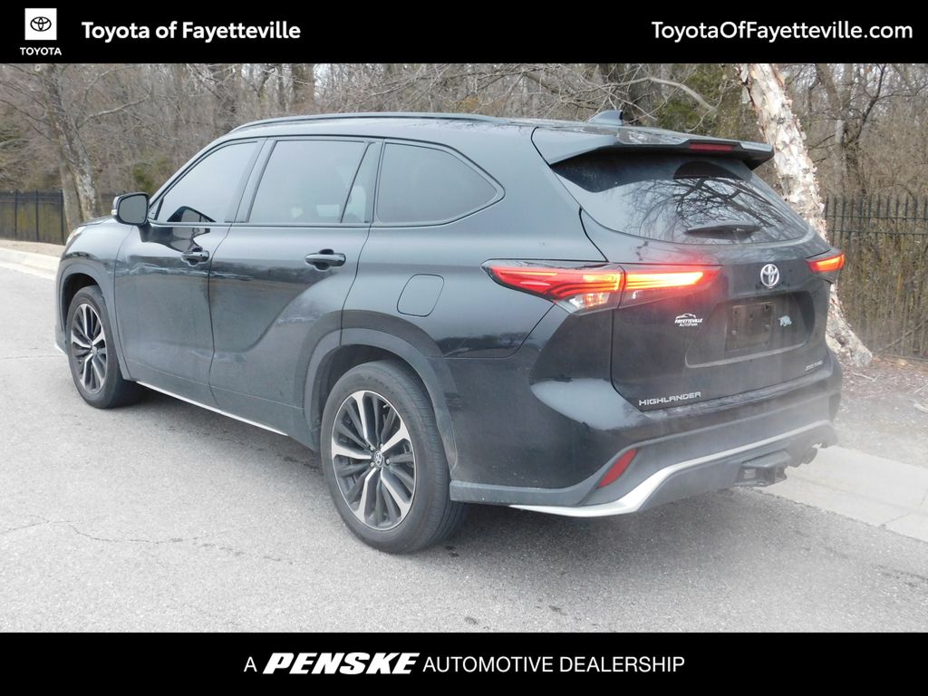 2022 Toyota Highlander XSE 9