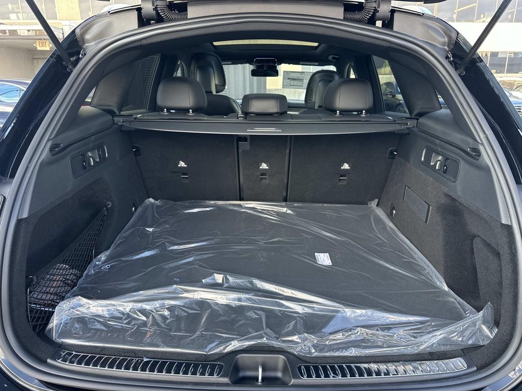 Thumbnail: 2026 Mercedes-Benz GLC - 20