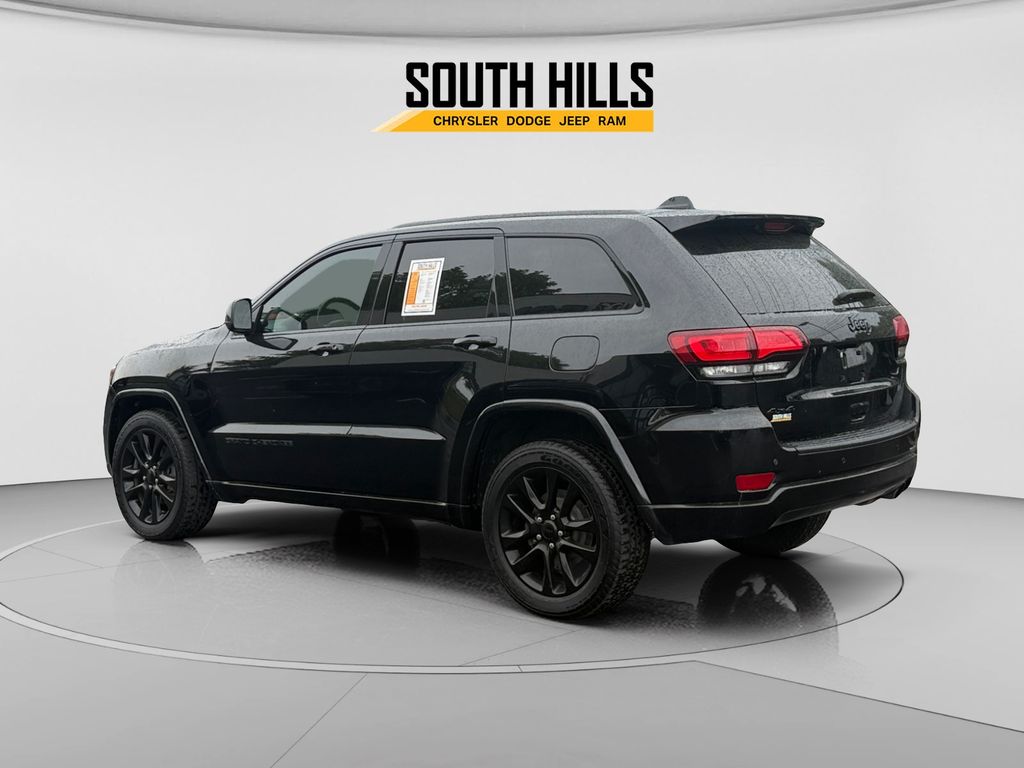 2020 Jeep Grand Cherokee Altitude - 2